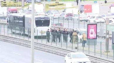 Esenyurt'ta metrobüs kazası: Bir yolcu düşerek yaralandı!