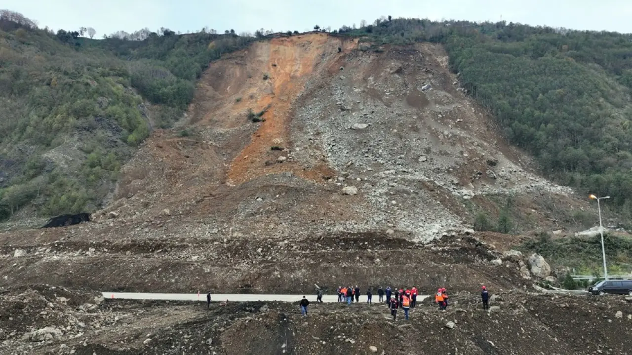 Artvin'de heyelan: Kayıp 4 gencin cansız bedenlerine ulaşıldı - 7